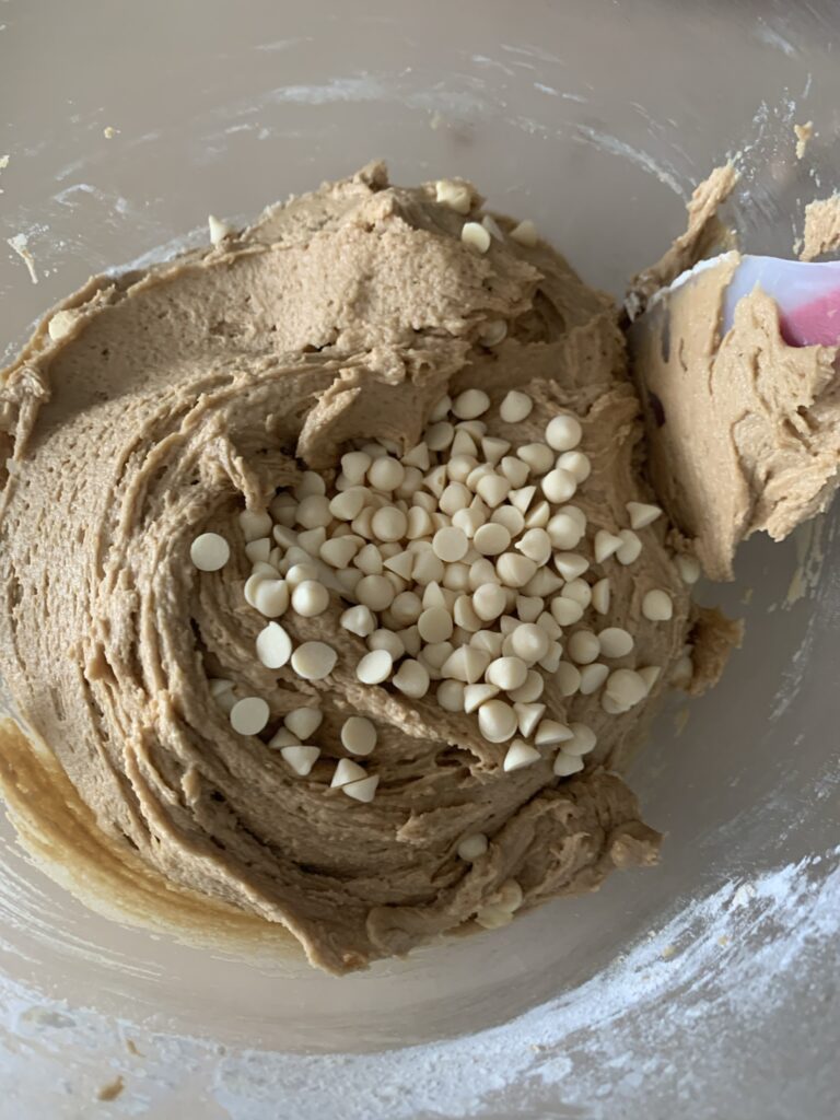 biscoff blondie batter